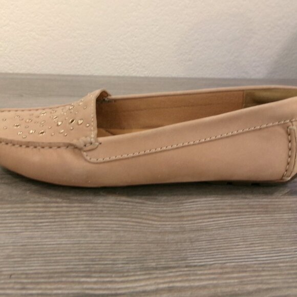 Like New Clarks Artisan Suede Leather Tan Driving Loafers with Gold Studs 9 - Picture 8 of 15